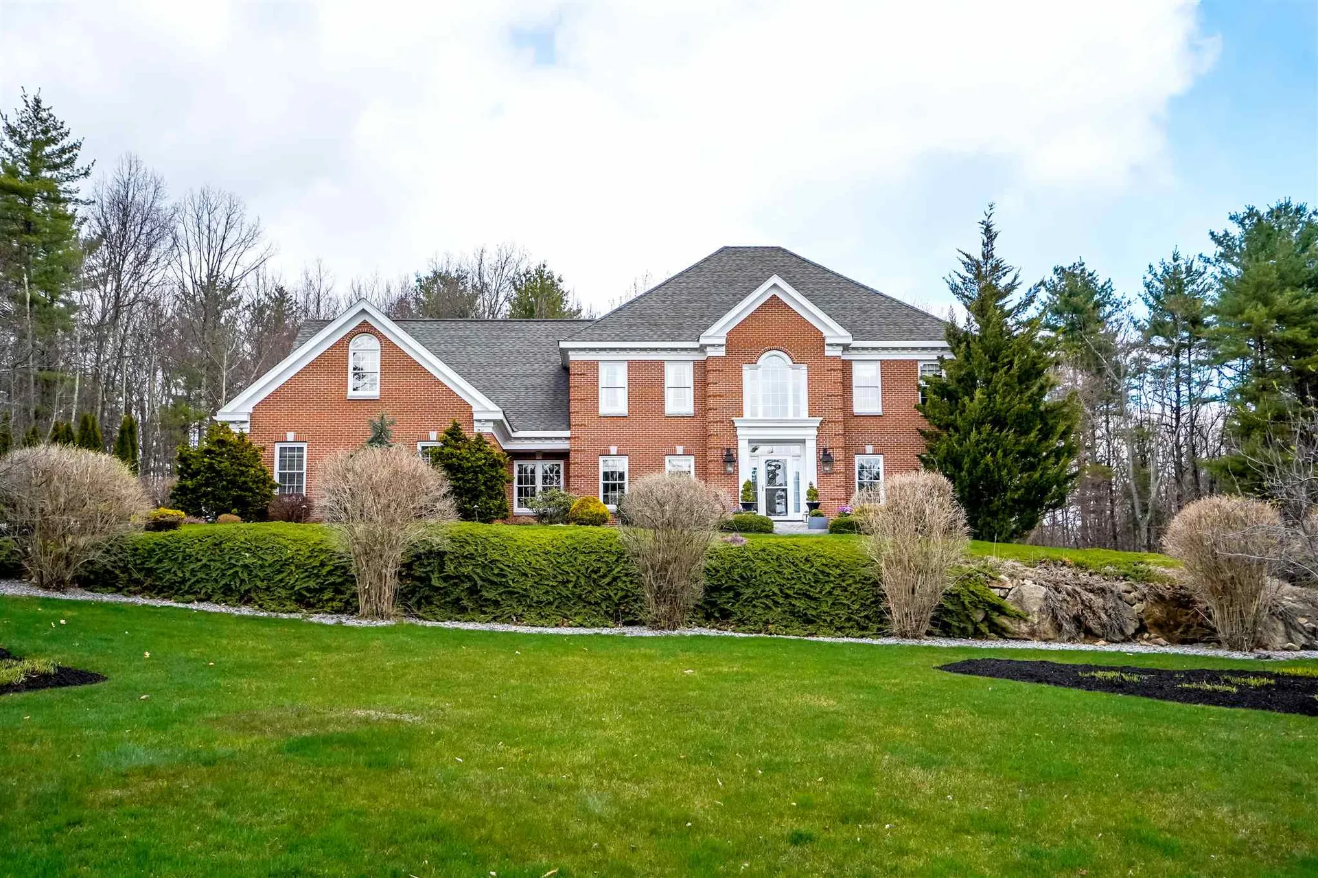 11 Grant Drive Bedford NH 03110