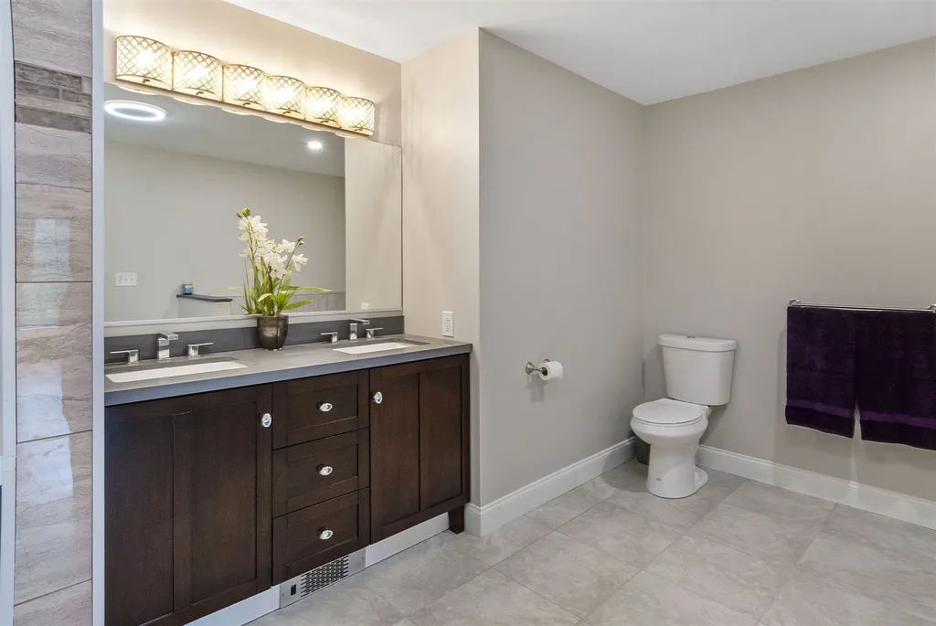 26 Norris Road Orford NH 03777