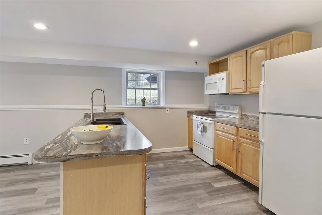 26 Norris Road Orford NH 03777