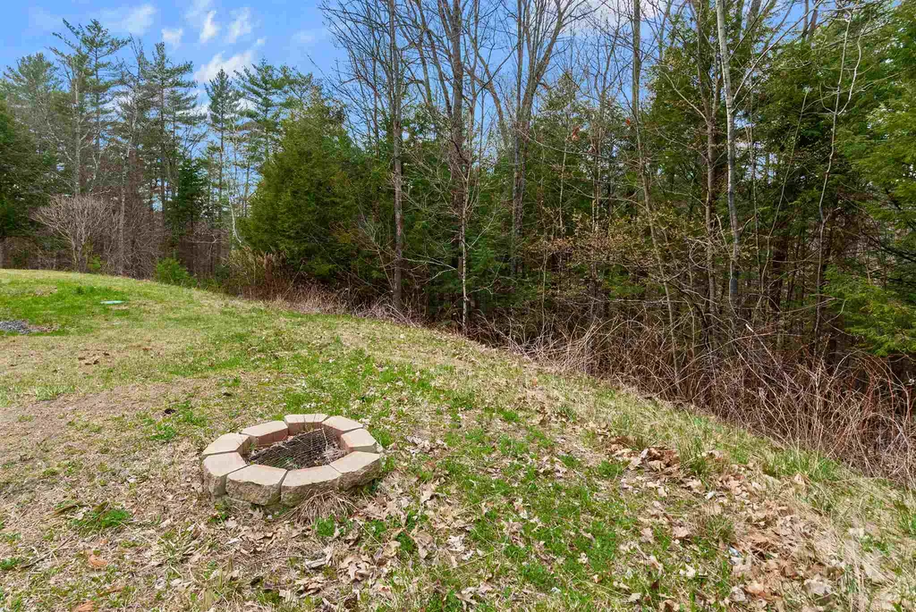 26 Norris Road Orford NH 03777