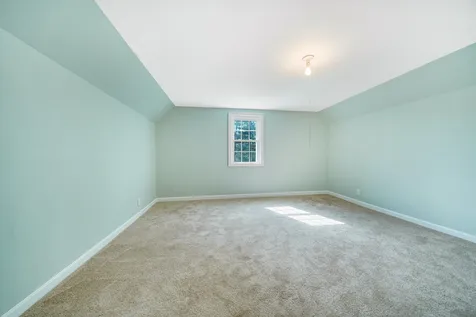 9 Emerson Way Salem NH 03079