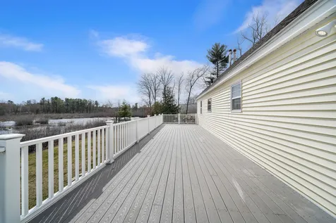 9 Emerson Way Salem NH 03079