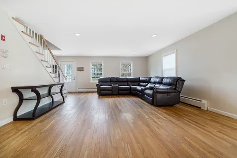 9 Emerson Way Salem NH 03079
