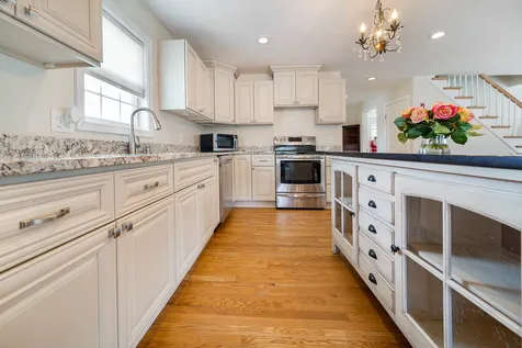 9 Emerson Way Salem NH 03079