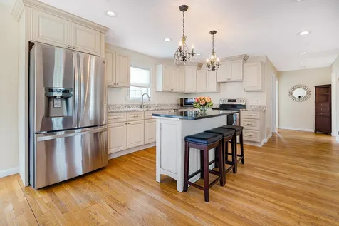 9 Emerson Way Salem NH 03079