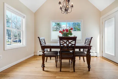 9 Emerson Way Salem NH 03079