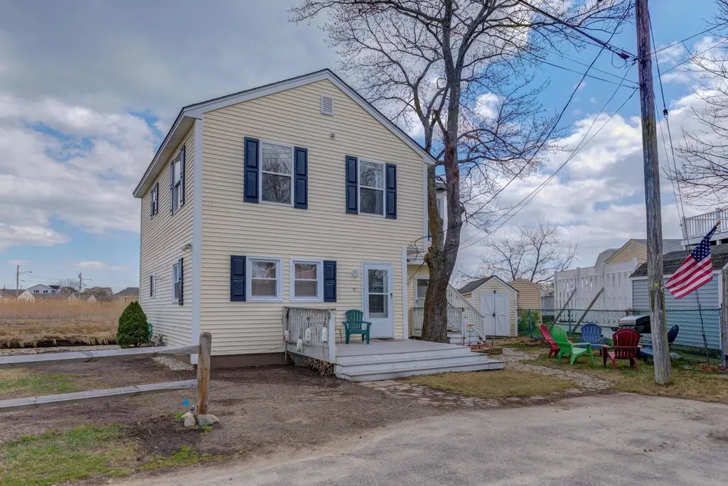18 Sapphire Avenue Hampton NH 03842