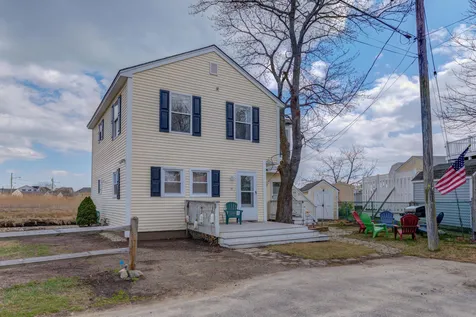 18 Sapphire Avenue Hampton NH 03842