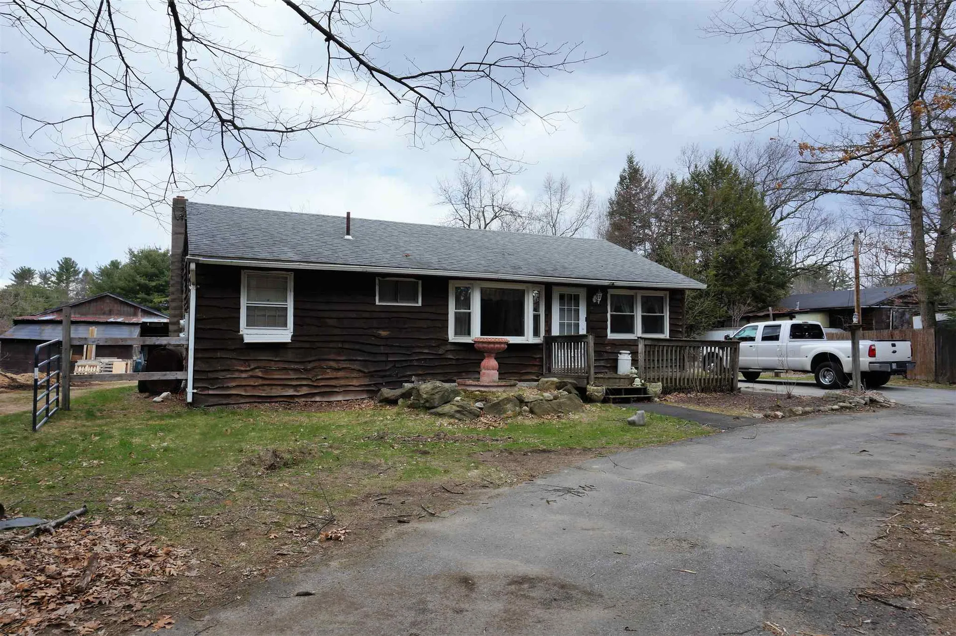 2 April Drive Litchfield NH 03052