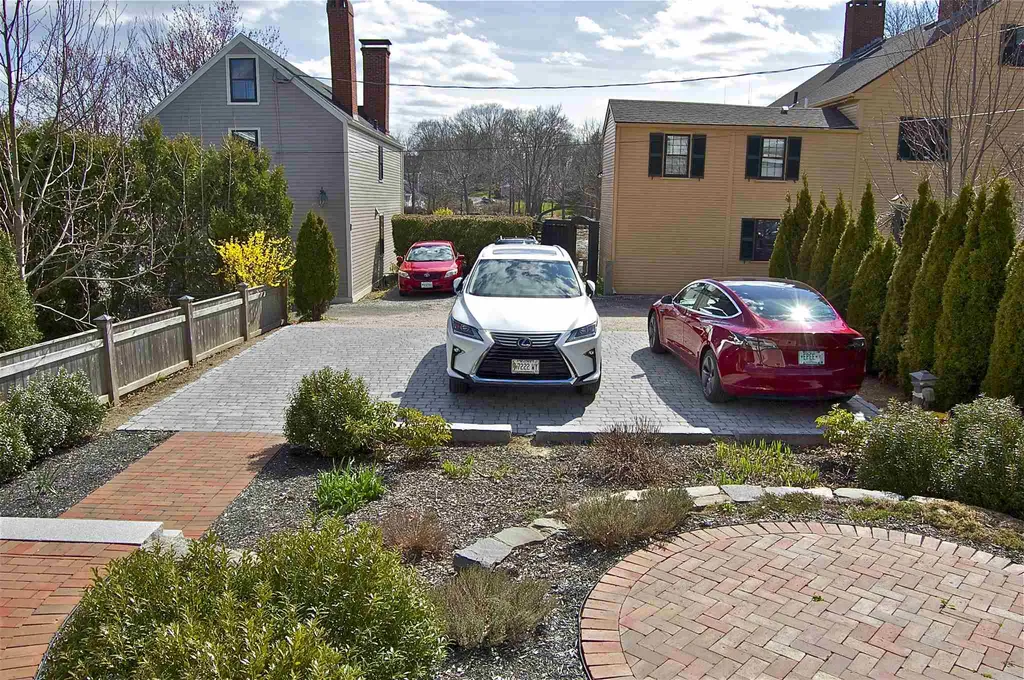428 Pleasant Street Portsmouth NH 03801