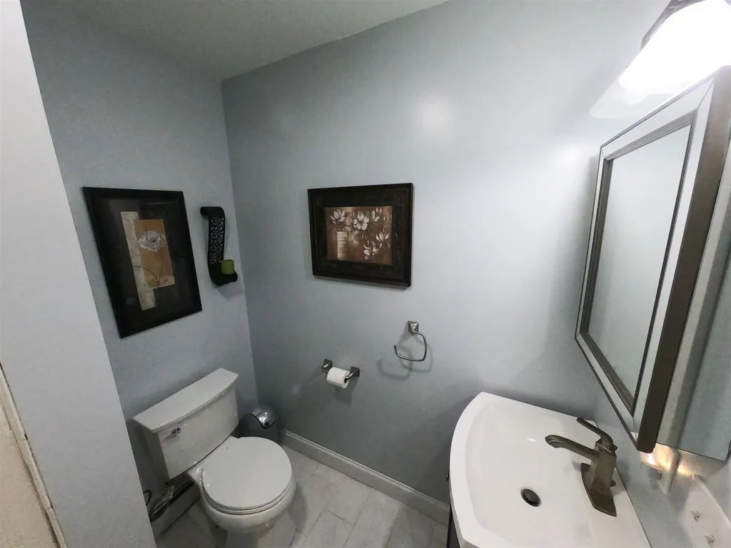 8 Greenleaf Court Belmont NH 03220