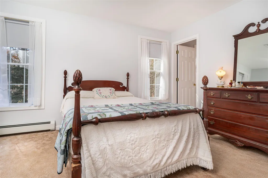 48 Phillipswood Road Sandown NH 03873