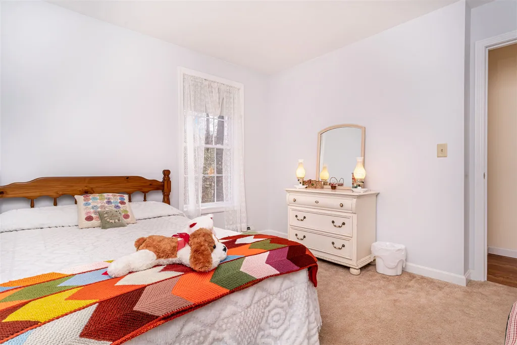 48 Phillipswood Road Sandown NH 03873