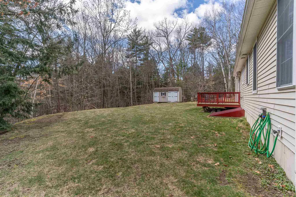 48 Phillipswood Road Sandown NH 03873