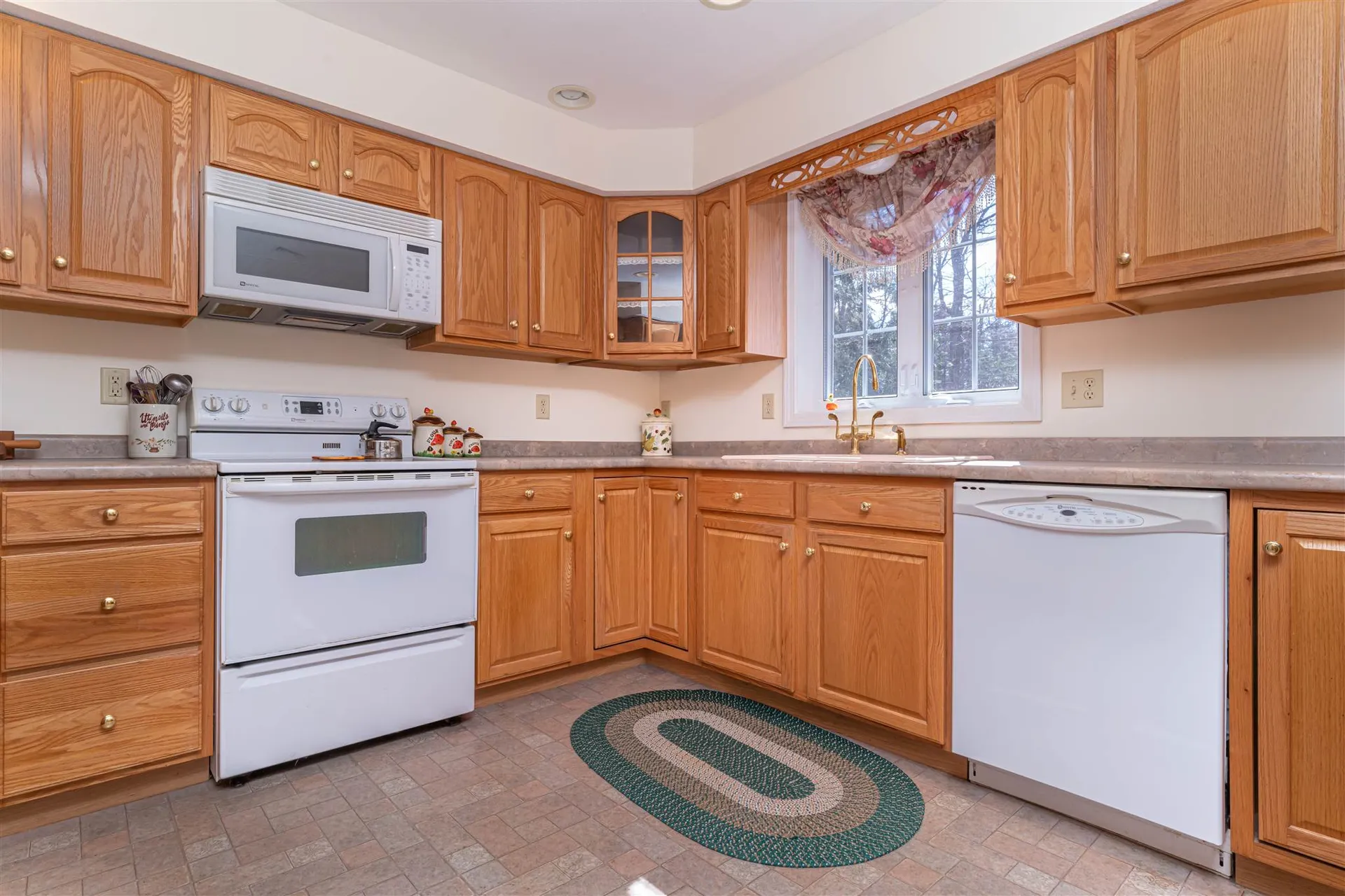 48 Phillipswood Road Sandown NH 03873