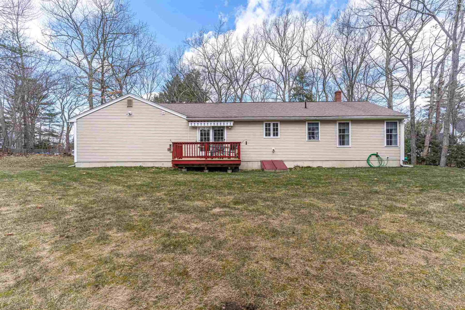 48 Phillipswood Road Sandown NH 03873