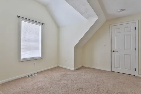 63 Dexter Street Nashua NH 03060