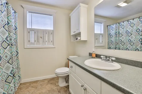 63 Dexter Street Nashua NH 03060