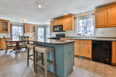 63 Dexter Street Nashua NH 03060