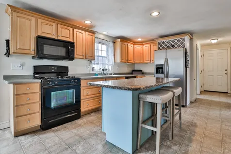 63 Dexter Street Nashua NH 03060