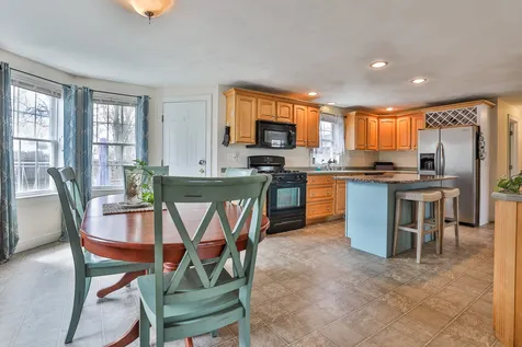 63 Dexter Street Nashua NH 03060