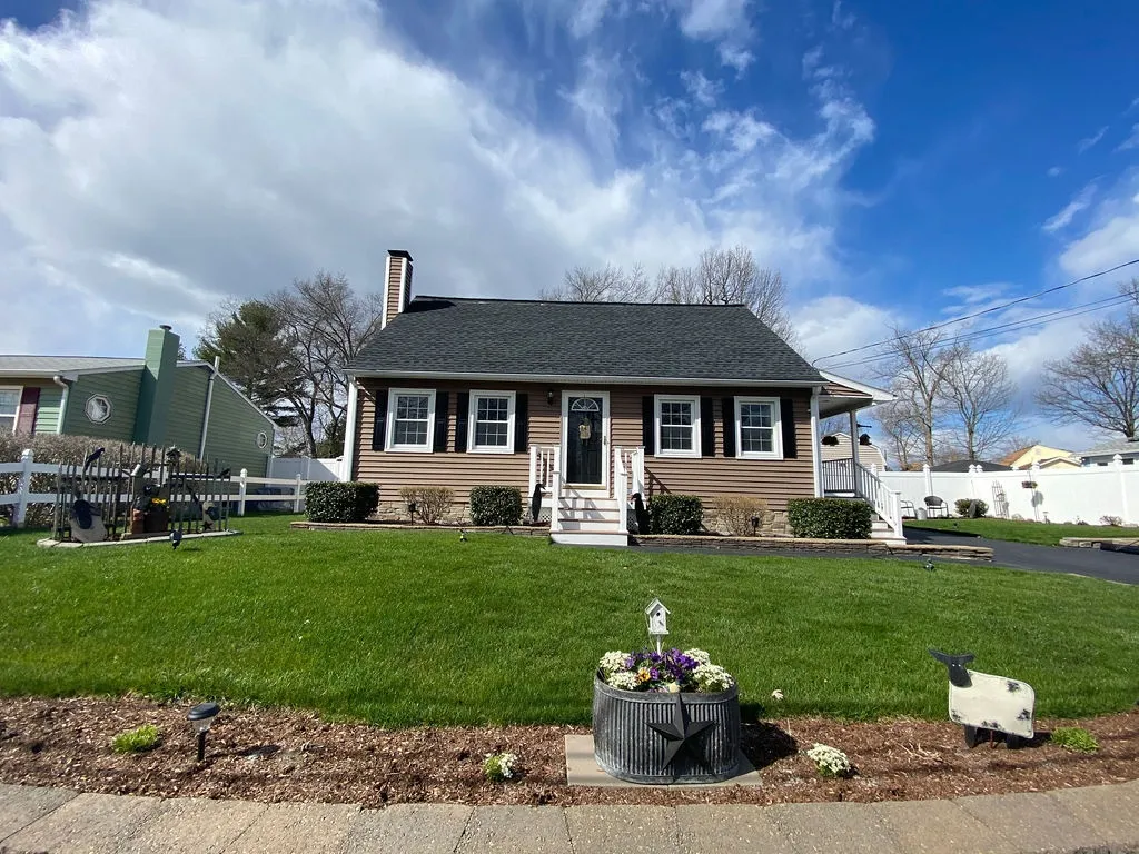 22 Waltham Drive Nashua NH 03060