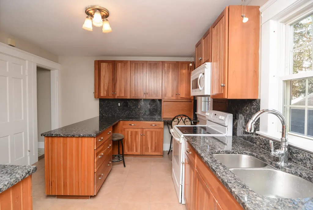 10 Sargent Avenue Nashua NH 03064
