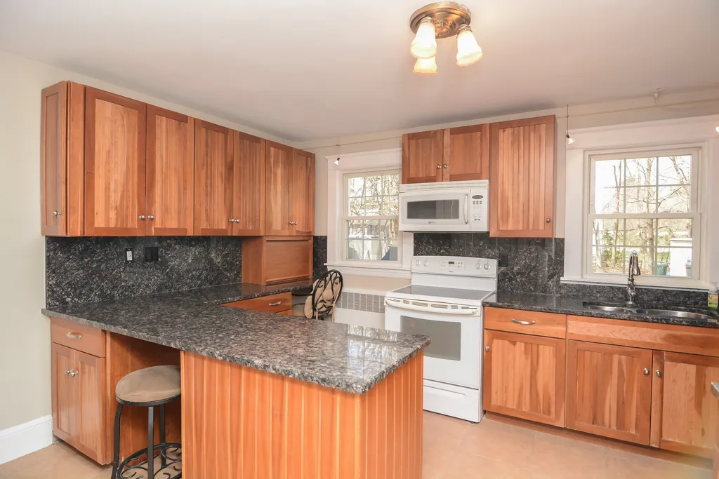 10 Sargent Avenue Nashua NH 03064