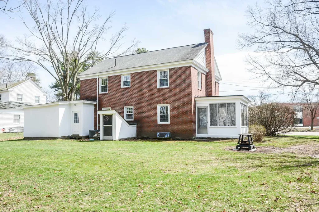 10 Sargent Avenue Nashua NH 03064