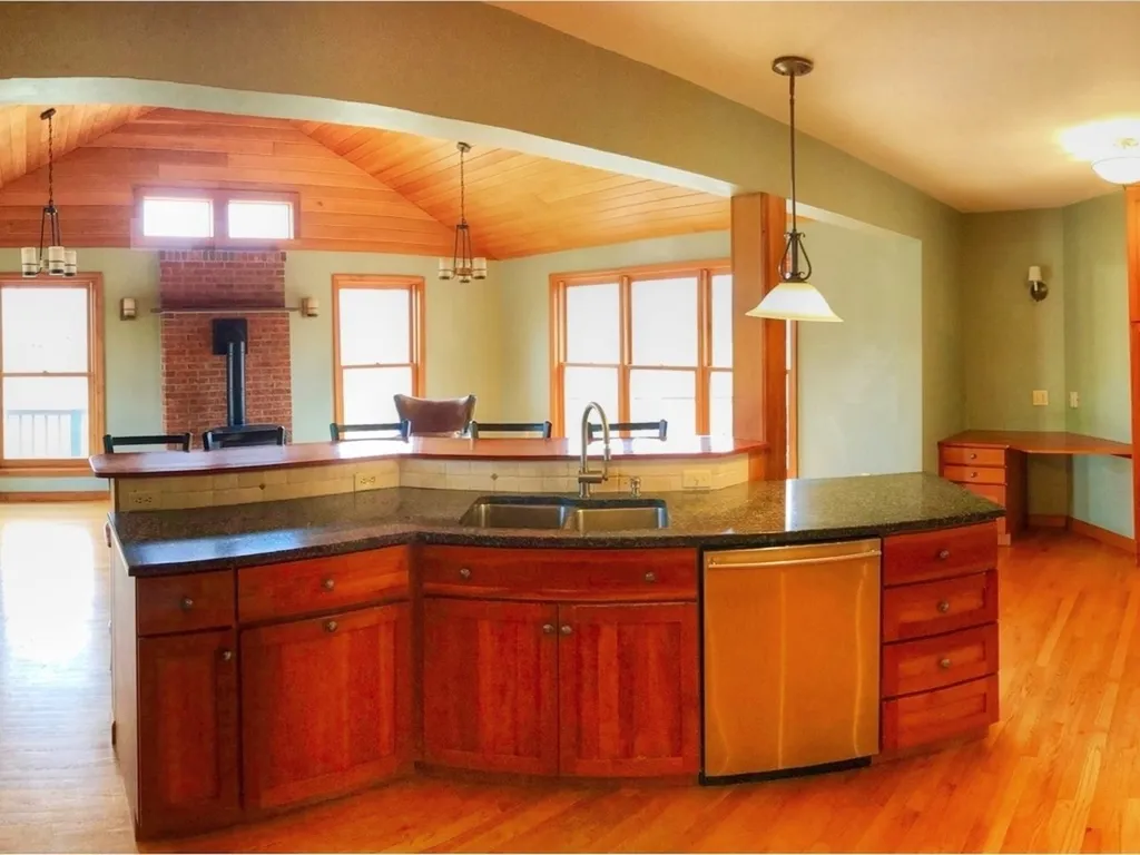 6659 Dorset Street Shelburne VT 05482