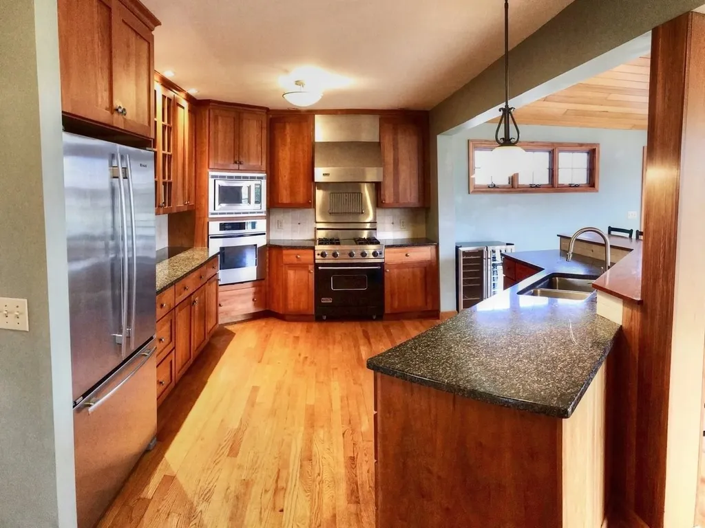 6659 Dorset Street Shelburne VT 05482