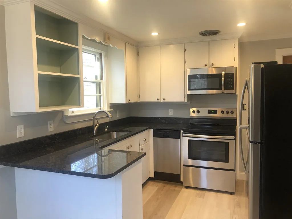 2 Glassford Lane Durham NH 03824