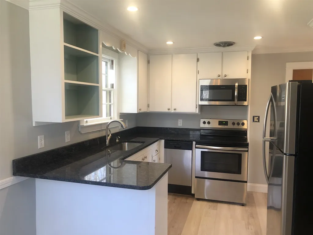 2 Glassford Lane Durham NH 03824