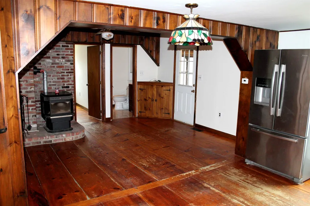 80 Weare Road New Boston NH 03070