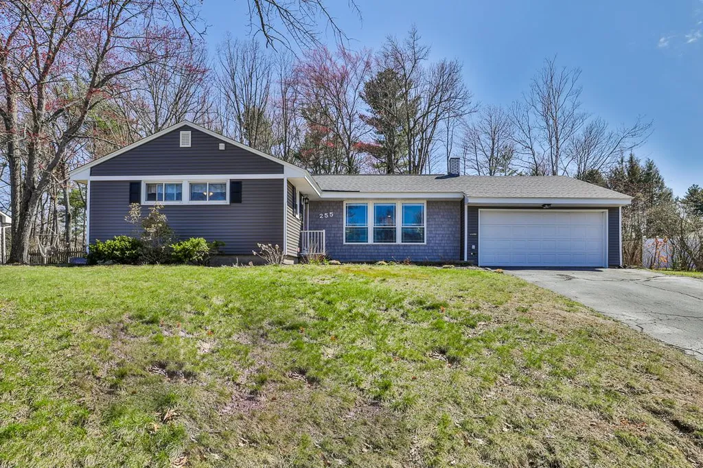 255 Paquette Avenue Manchester NH 03104