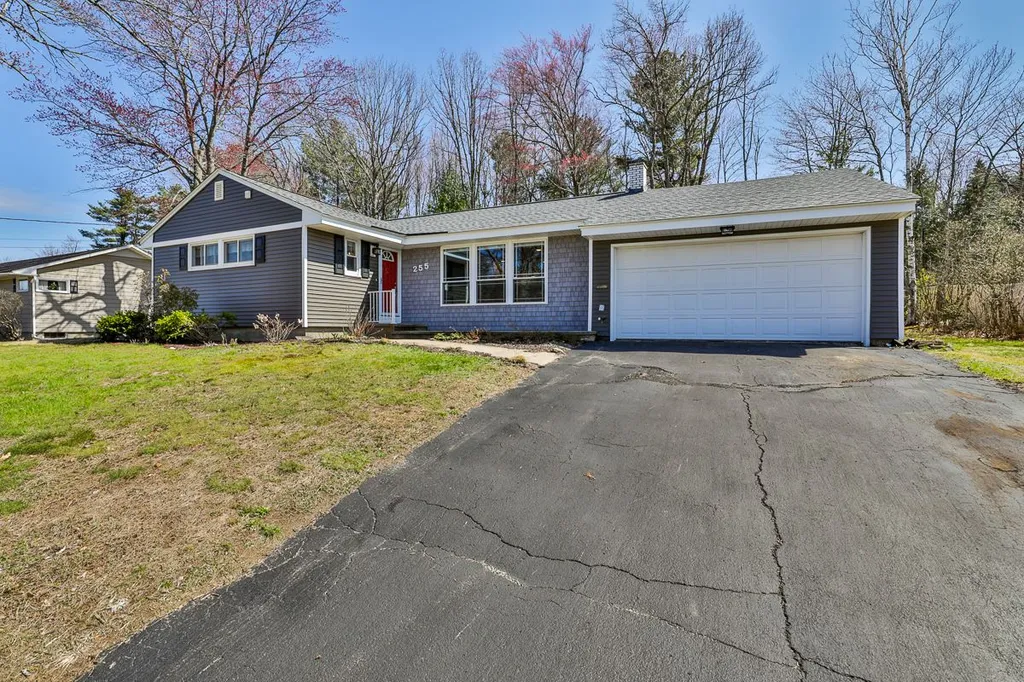 255 Paquette Avenue Manchester NH 03104