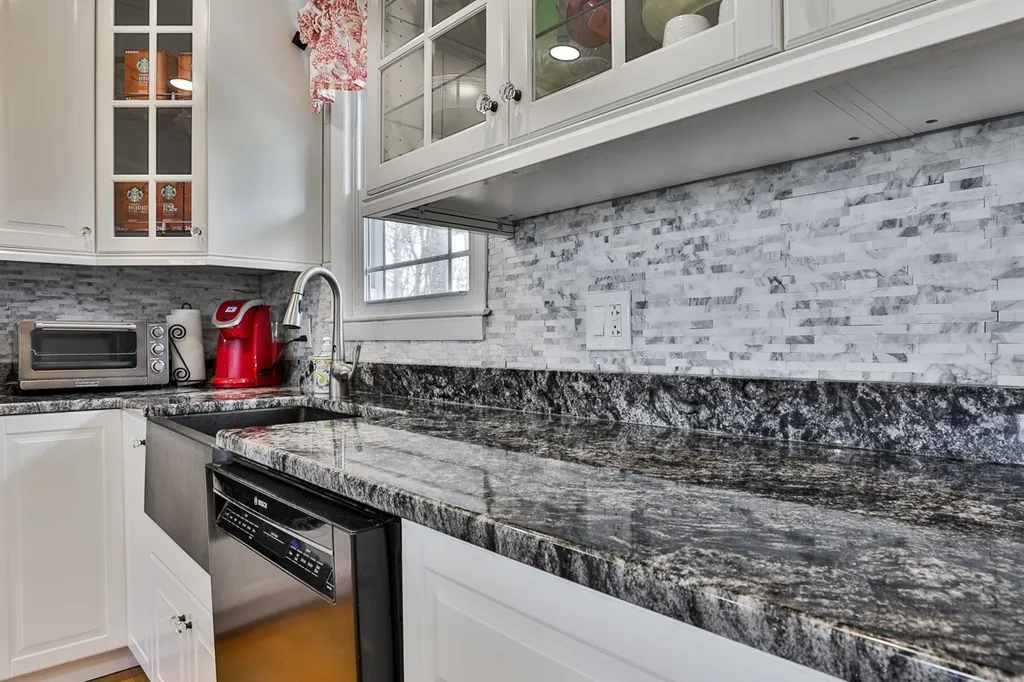 255 Paquette Avenue Manchester NH 03104