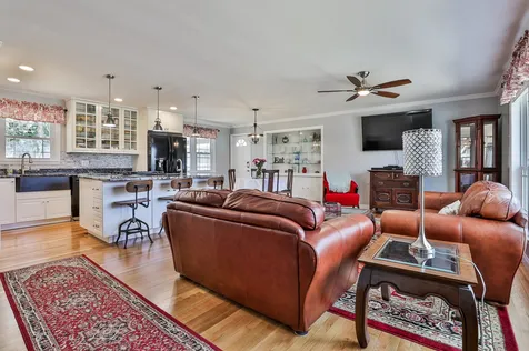 255 Paquette Avenue Manchester NH 03104