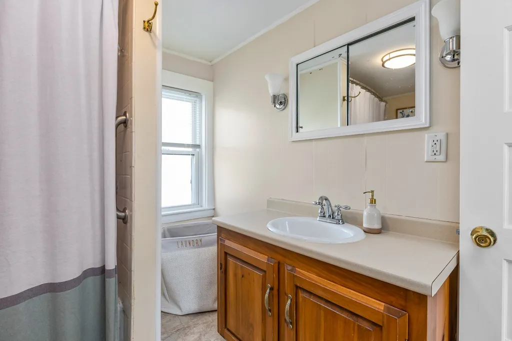 13 Mckinley Street Exeter NH 03833