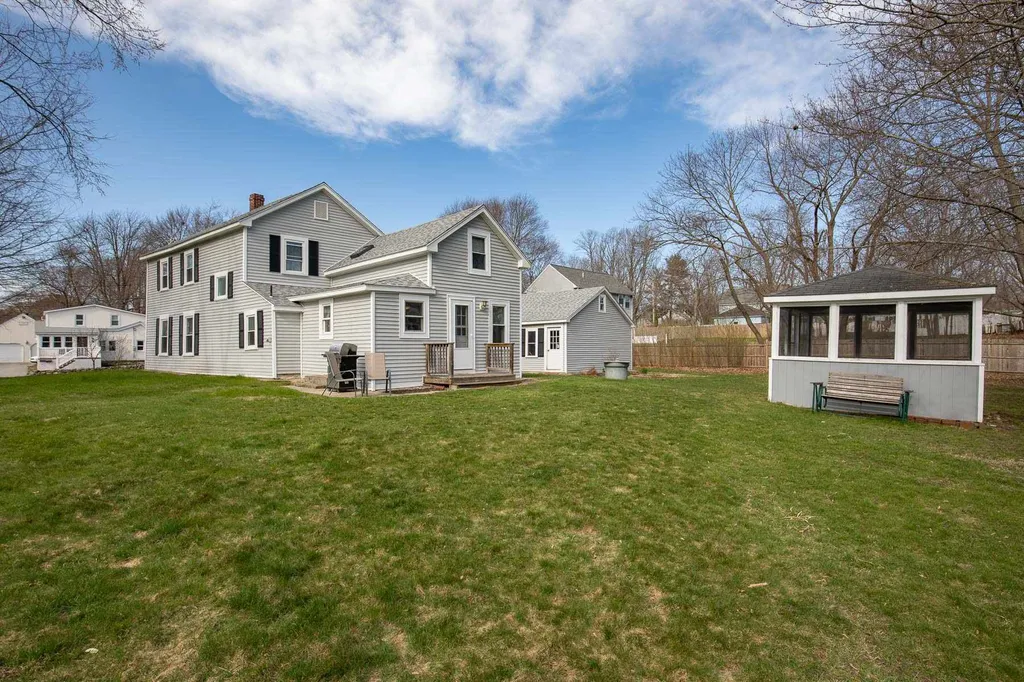 13 Mckinley Street Exeter NH 03833