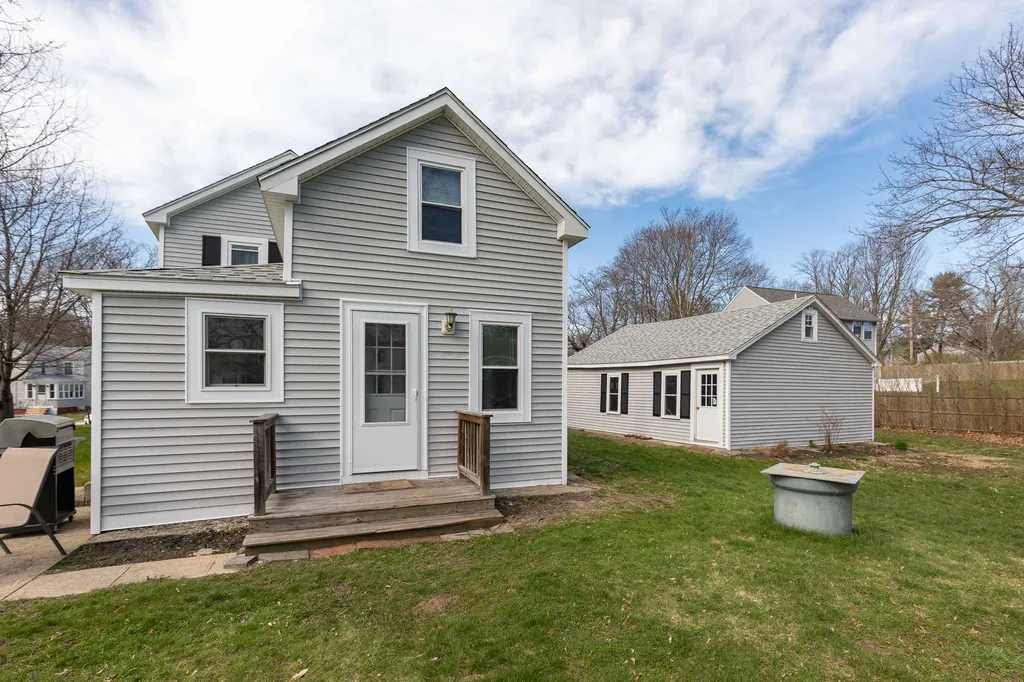 13 Mckinley Street Exeter NH 03833