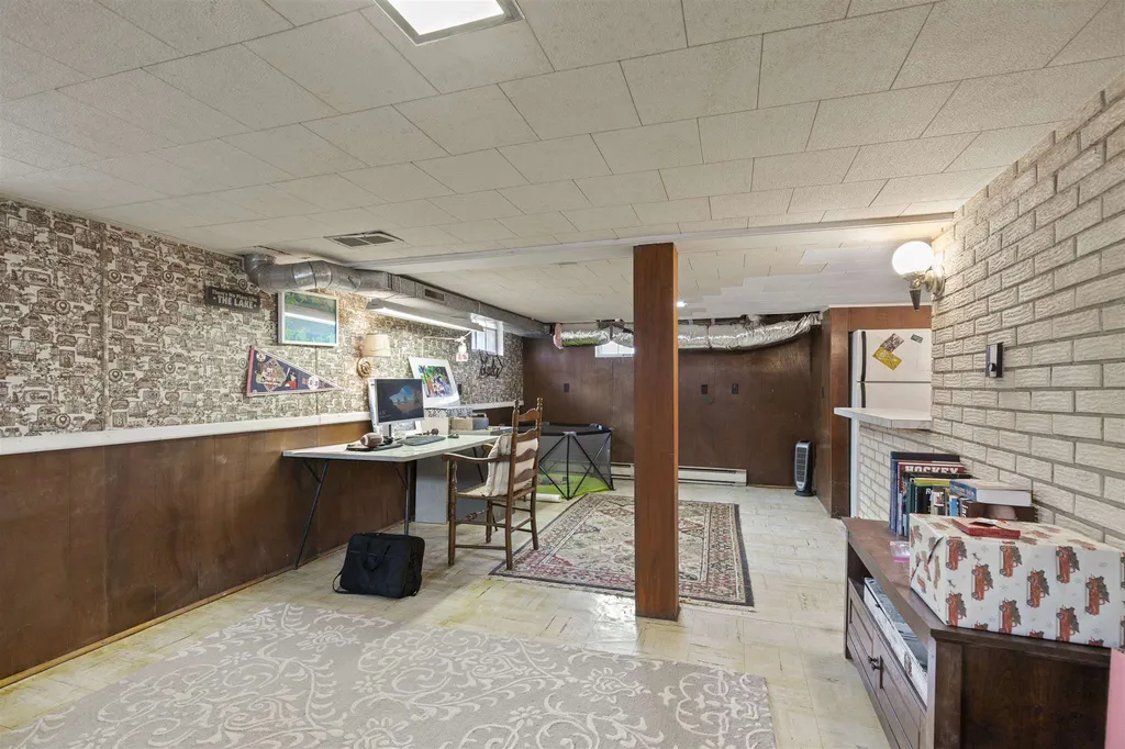 132 Rogers Road Kittery ME 03904