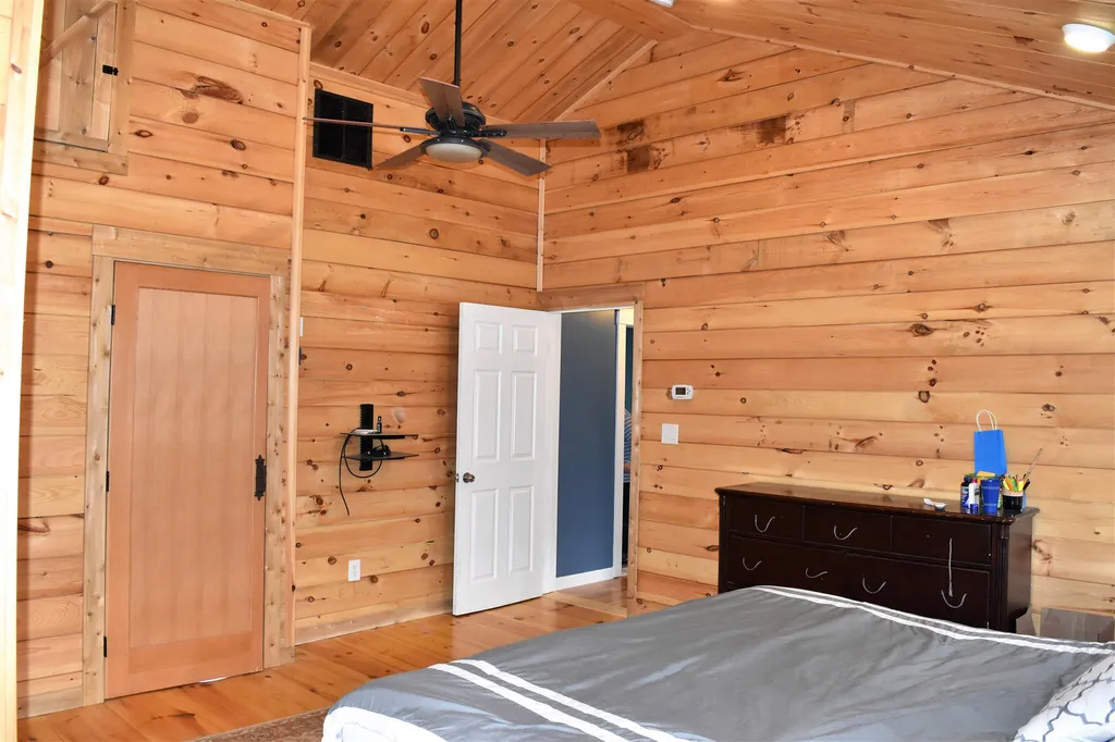 46 Woodrow Avenue Franklin NH 03235