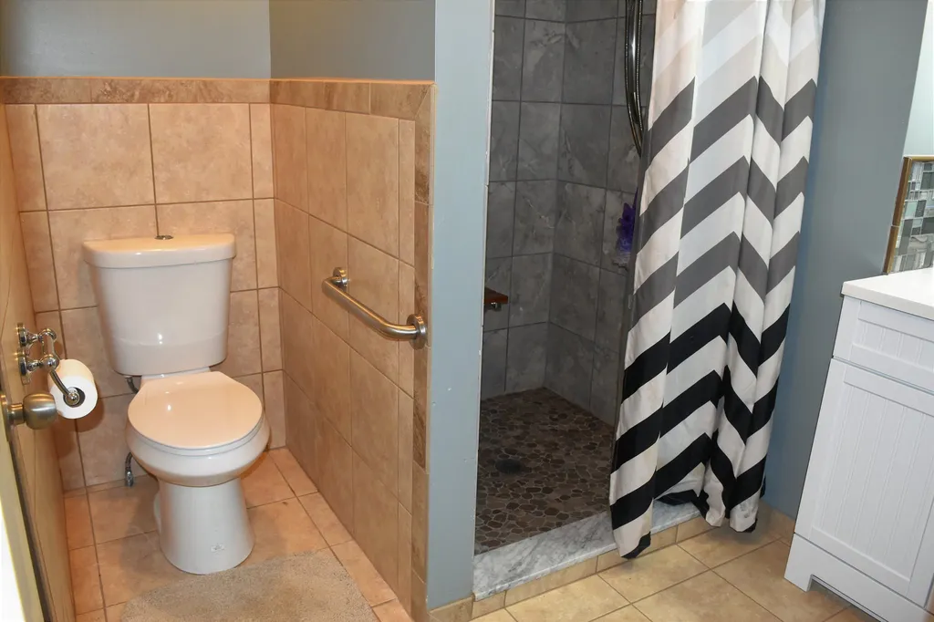 46 Woodrow Avenue Franklin NH 03235