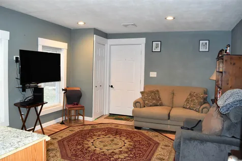 46 Woodrow Avenue Franklin NH 03235