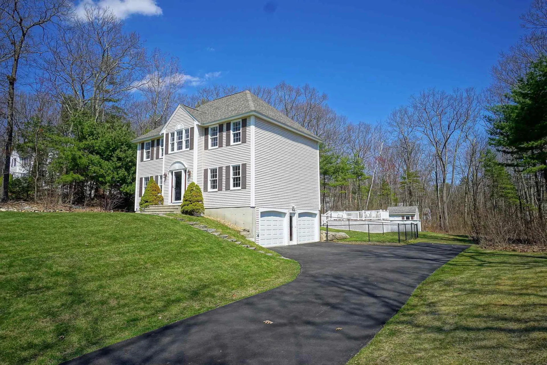5 Tyler Drive Londonderry NH 03053