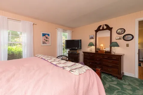 2 Spruce Meadow Drive North Hampton NH 03862