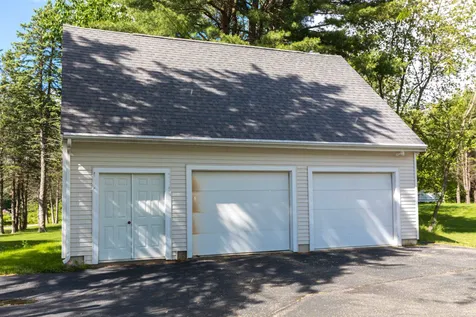 2 Spruce Meadow Drive North Hampton NH 03862