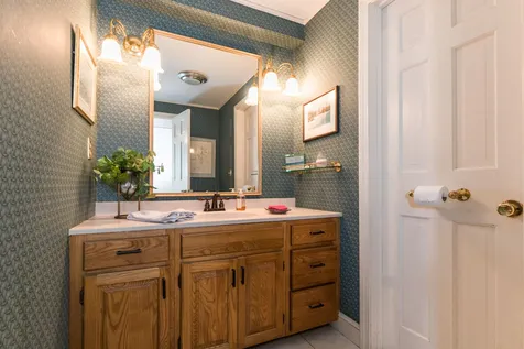 2 Spruce Meadow Drive North Hampton NH 03862