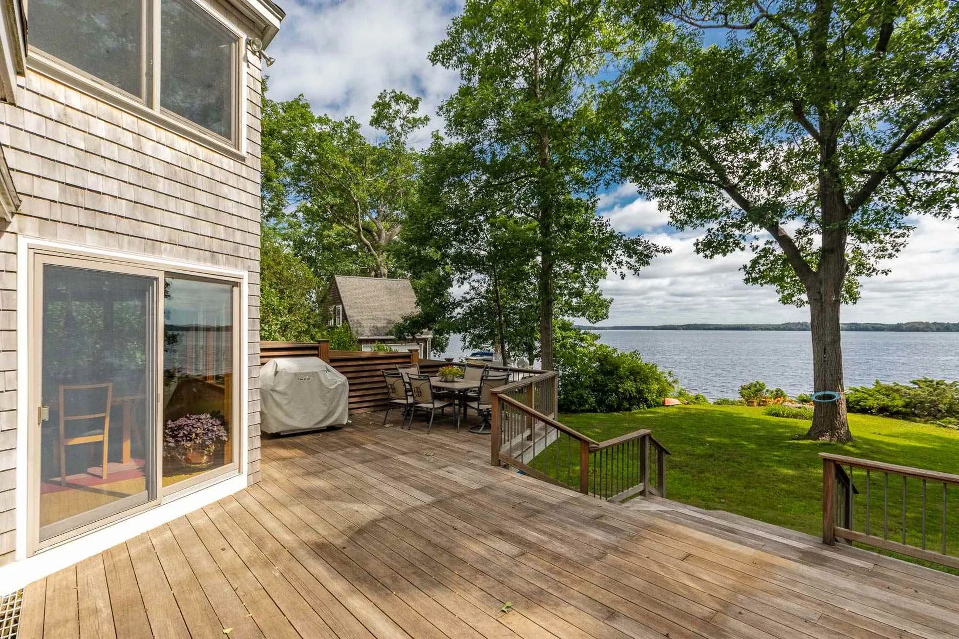 16 Birch Point Greenland NH 03840